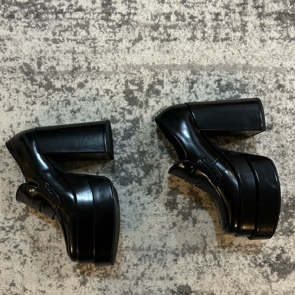 Steve Madden Platform Loafer. Never Worn Outside. - Picture 4 of 4
